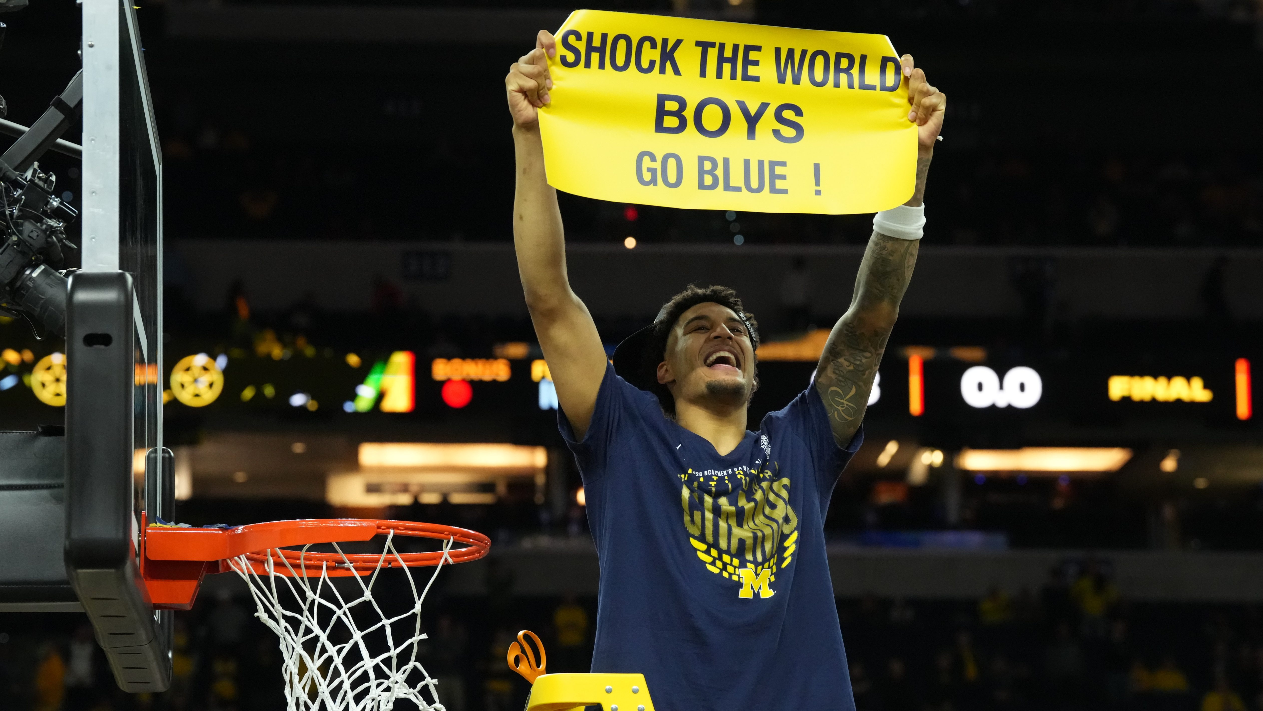 Michigan forward Yaxel Lendeborg puts health on the line for national championship - Andscape